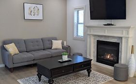 Cheer Full 4 Bed, 4 Bath Pet Friendly, Easy Access